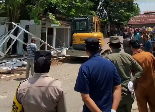Abaikan Peringatan, Pedagang Pasar Bawah Dipaksa Masuk TPS