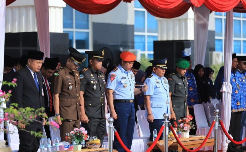 Upacara Hari Otonomi Daerah ke-28 di Tenayan Raya Dihadiri Kepala Dispora Hazli Febriyanto