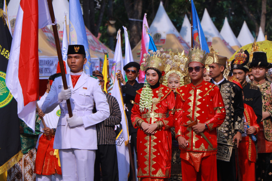 Ribuan Peserta Ramaikan Parade Bhineka Tunggal Ika di Pekanbaru