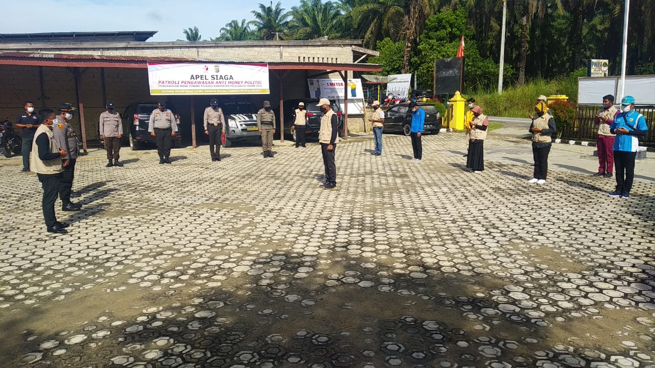 Polsek dan Panwaslu Kecamatan Kerumutan Gelar Apel Bersama