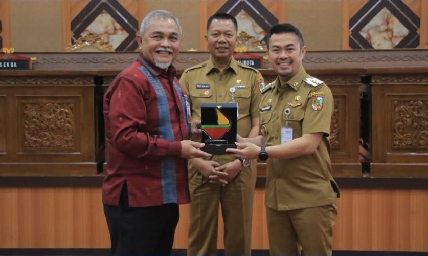 Penandatanganan MoU Layanan Jasa Perbankan dengan Bank Riau Kepri Syariah Dihadiri Kepala BPKAD Pekanbaru