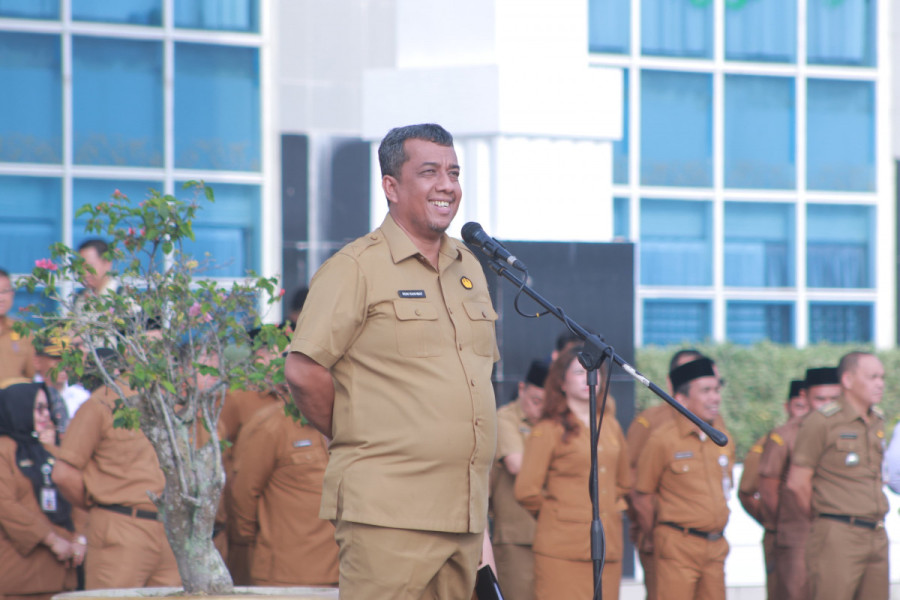 Pj Wali Kota Pekanbaru Pimpin Upacara, Ingatkan ASN Fokus Pelayanan Masyarakat