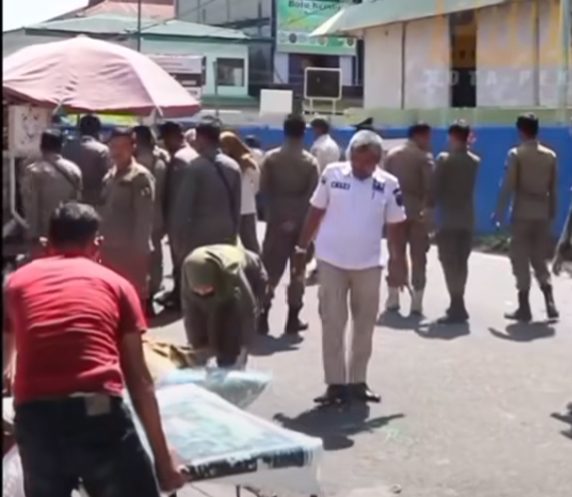 Berjualan Diluar TPS, 31 Pedagang Pasar Bawah Ditertibkan