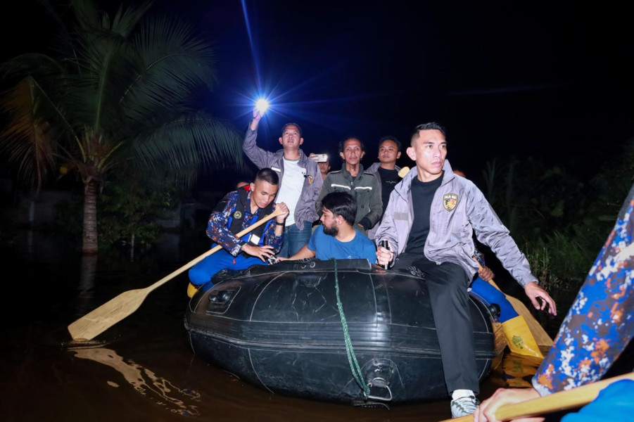 Polda Riau Patroli di Wilayah Banjir untuk Cegah Tindak Kejahatan