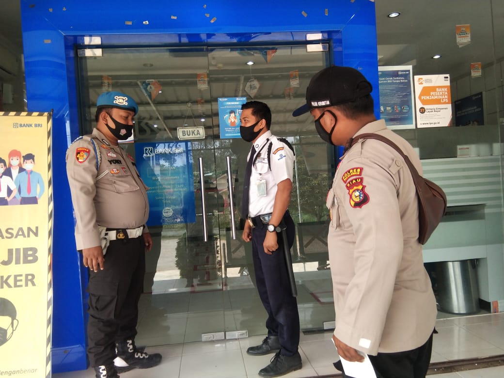 Patroli Dialogis, Polsek Kerumutan Sambangi Satpam Bank
