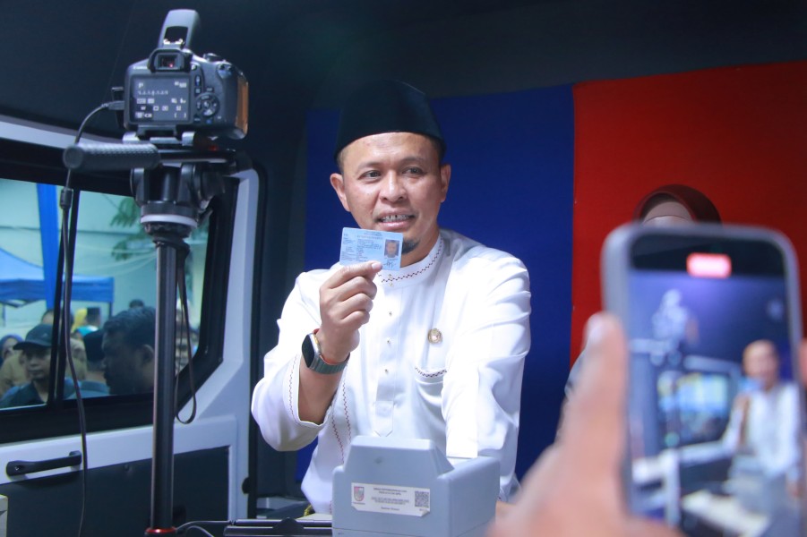 Layanan Keliling Mobil AMAN Resmi Diluncurkan, KTP Bisa Dicetak di Tempat