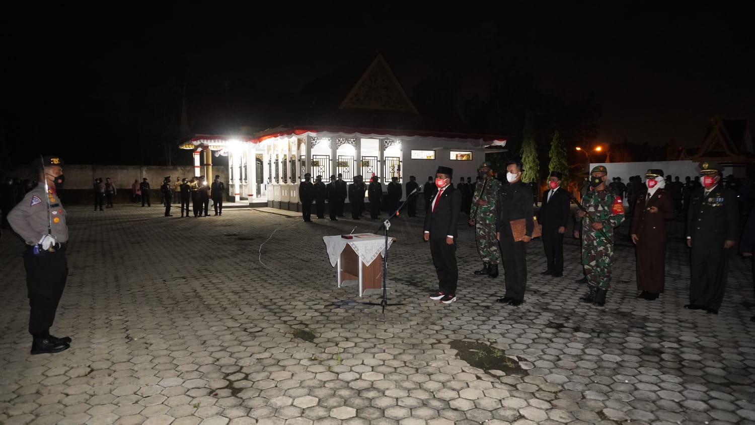 Peringati HUT ke-76 RI, Polres Pelalawan Gelar Apel Kehormatan Renungan Suci
