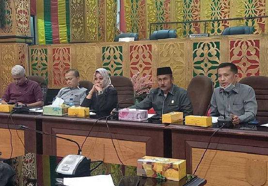 Bahas Kenaikan Tarif Service Charge, Komisi II DPRD Rapat dengan Pengelola STC dan Pedagang