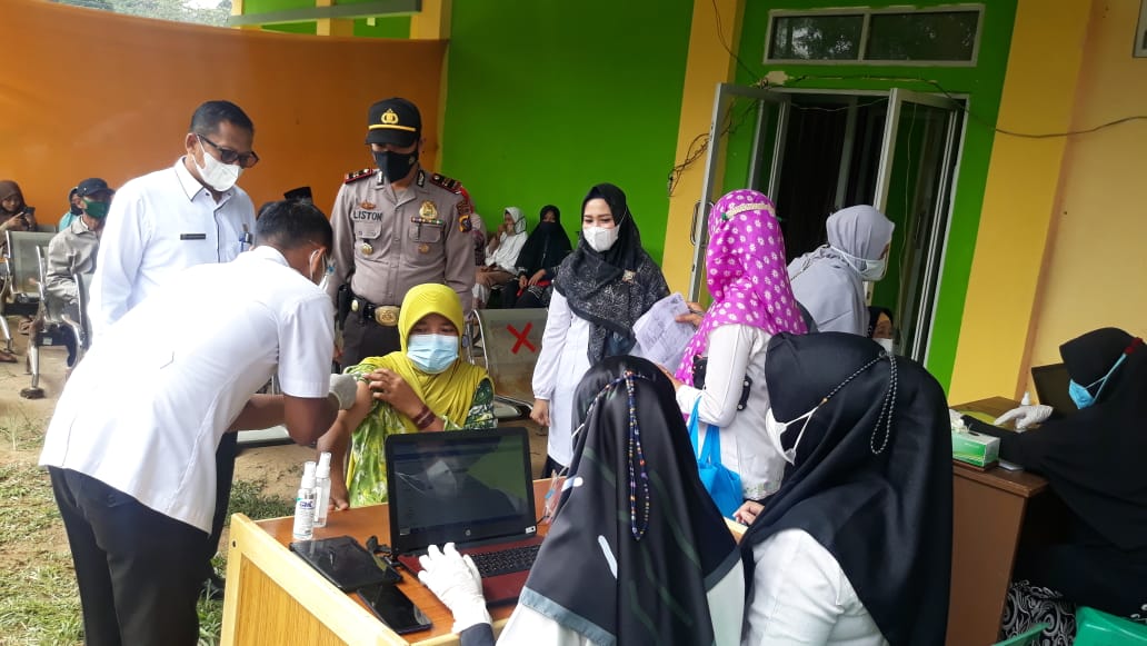 Polsek Pangkalan Lesung Kawal Penyelenggaraan Vaksinasi Covid-19