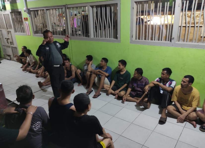Lapas Pekanbaru Razia Kamar Warga Binaan Jelang Idulfitri, Barang Terlarang Diamankan