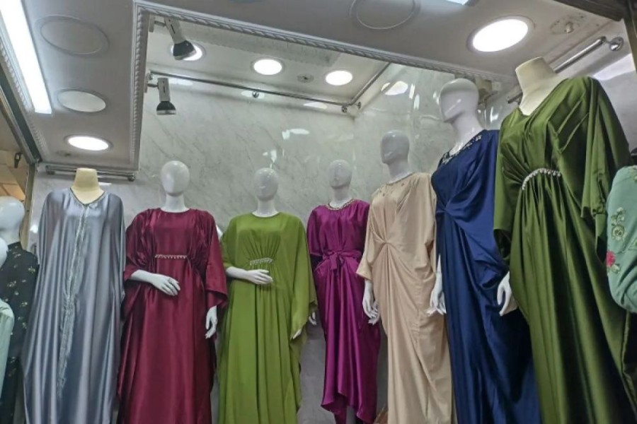 Warna Earth Tone dan Desain Minimalis Mendominasi, Ini Tren Baju Lebaran 2025 di STC Pekanbaru