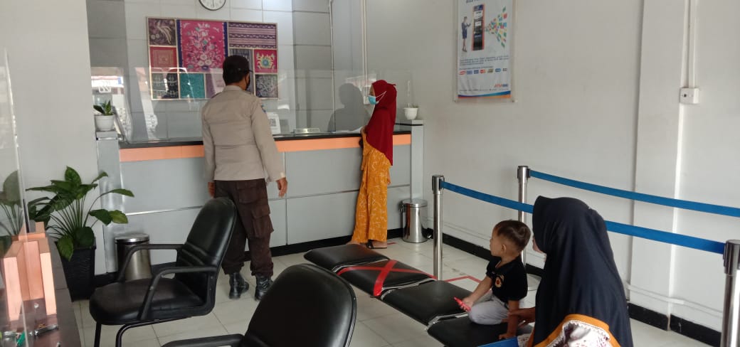 Rutin Patroli, Polsek Langgam Antisipasi C3 dan Sosialisasikan Prokes ke Warga
