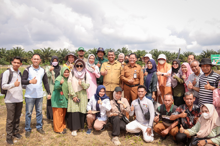 Pj Wali Kota Pekanbaru Tanam Jagung di Lahan 2 Hektare Dukung Swasembada Pangan