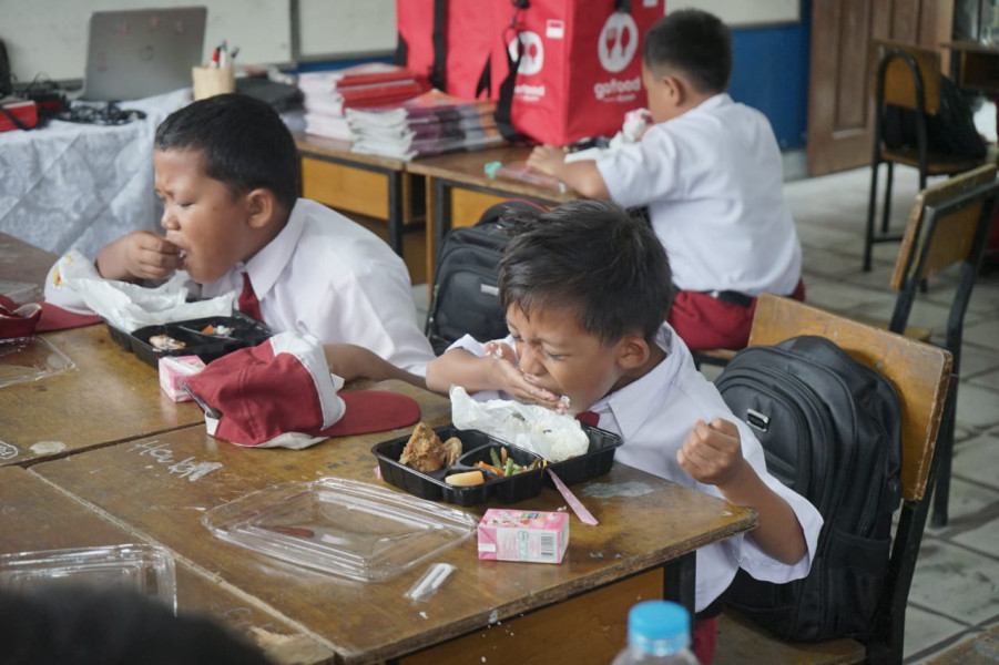 Program Makan Bergizi Gratis di Pekanbaru Ditunda, Perlengkapan Dapur Belum Siap