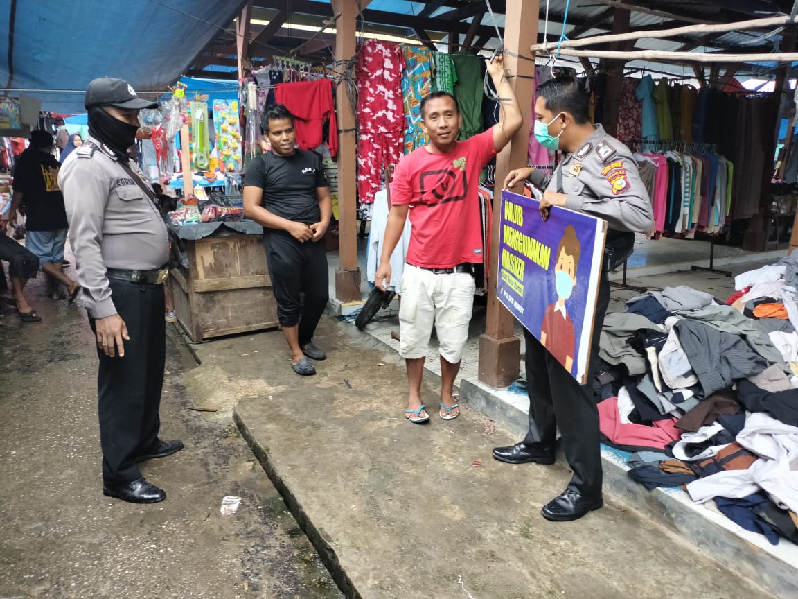 Polsek Bunut Patroli Cegah Kriminalitas dan Sosialisasi Prokes di Pasar Tradisional