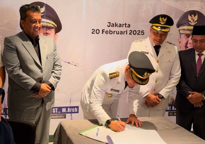 Hitungan Jam Usai Dilantik, Agung Nugroho Sahkan Penurunan Tarif Parkir di Pekanbaru
