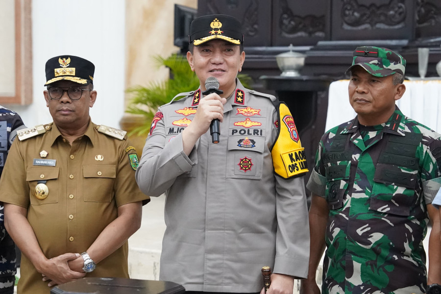 Kapolda Riau dan Pj Gubernur Tinjau Pengamanan Natal di Pekanbaru