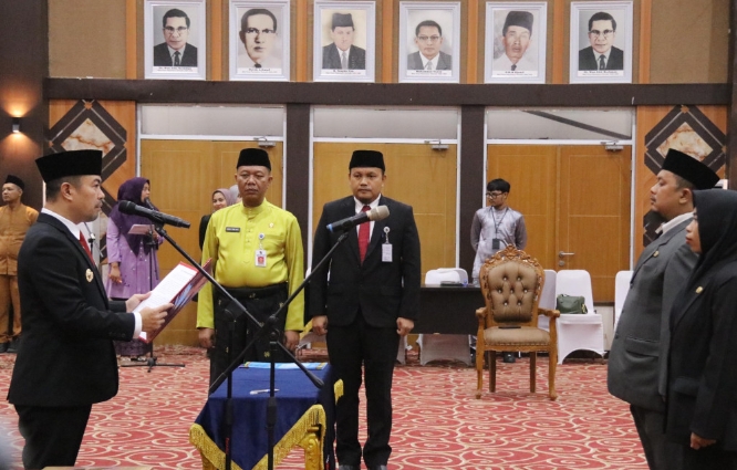 Pj Wako Lantik 10 Pejabat Fungsional Pemko Pekanbaru