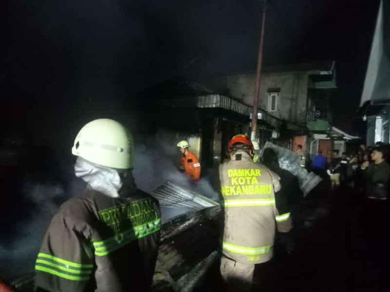 Si Jago Merah Mengamuk di Jalan Bandeng, 4 Rumah dan Bengkel Ludes Terbakar