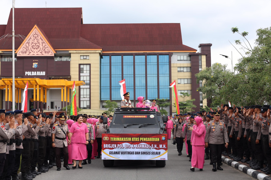 Brigjen K Rahmadi Resmi Menjabat Wakapolda Jawa Barat, Prosesi Pelepasan Penuh Haru