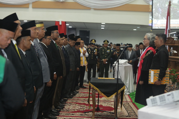 Resmi Dilantik, DPRD Inhil Ucapkan Sumpah Janji Anggota DPRD Masa Jabatan 2024-2029