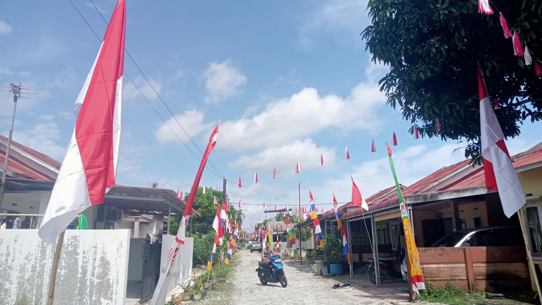 Sambut HUT ke-79 RI, Nuansa Merah Putih Hiasi Lorong Gang Kembar Desa Tarai Bangun
