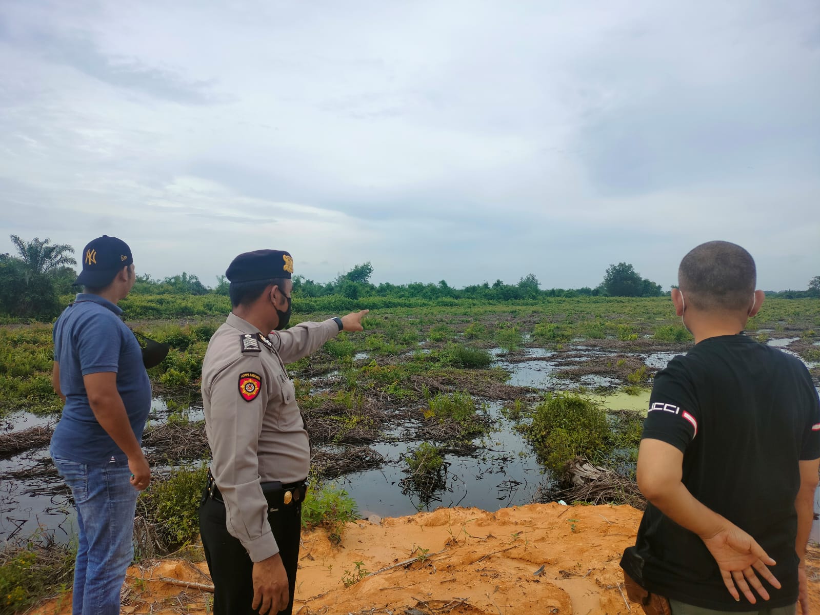 Polsek Pangkalan Kerinci Tinjau dan Pantau Area Rawan Karhutla