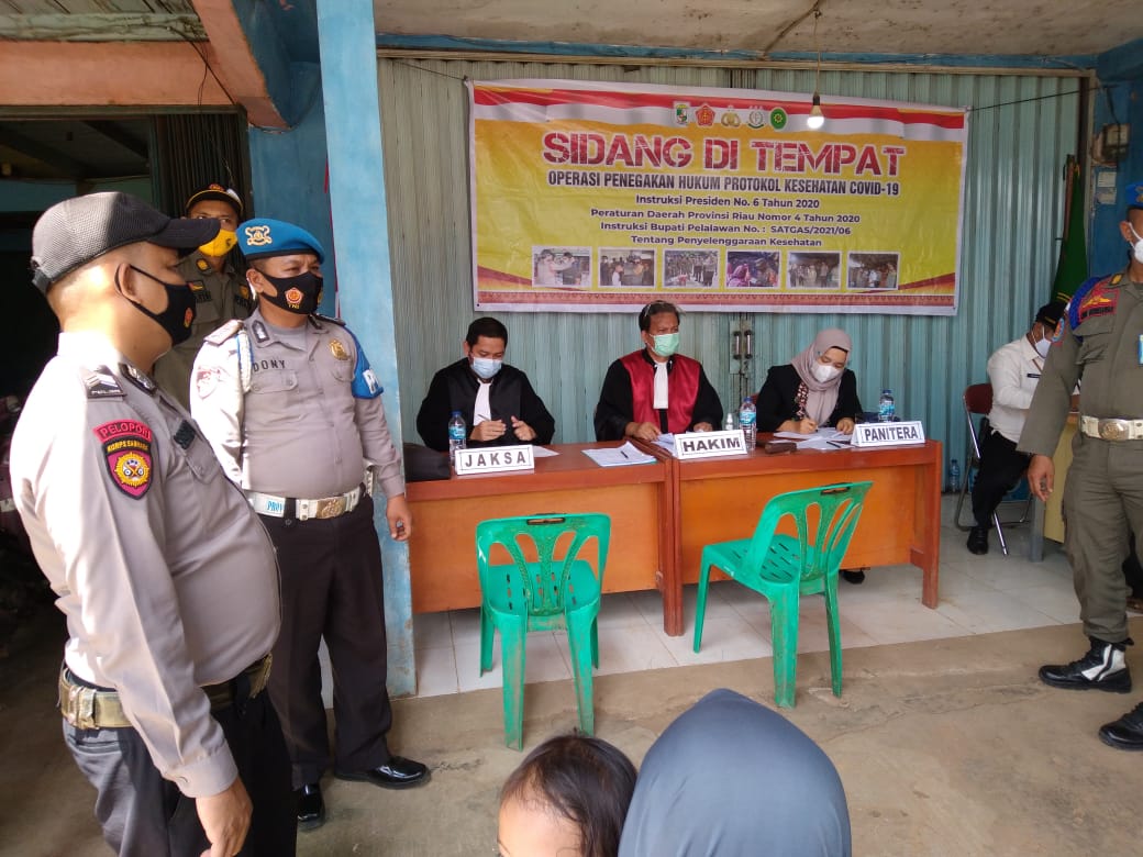 Sidang di Tempat, Banyak Warga Terjaring oleh Polsek Ukui Saat Gelar Operasi Yustisi