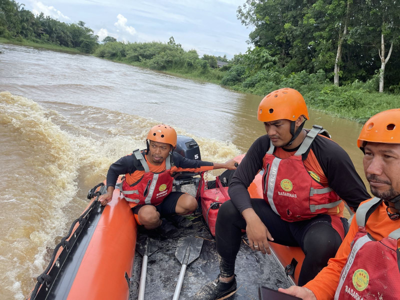 Tim SAR Pekanbaru Cari Remaja yang Tenggelam di Sungai Sail