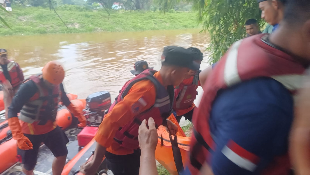 Tim SAR Berhasil Temukan Jenazah Fahri yang Tenggelam di Sungai Sail