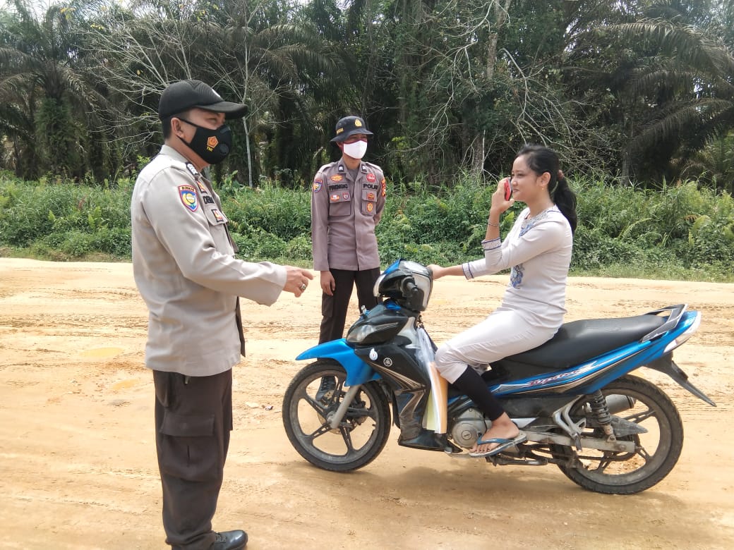 Disiplin Prokes, Polsek Teluk Meranti Kembali Imbau Warga di Wilkum