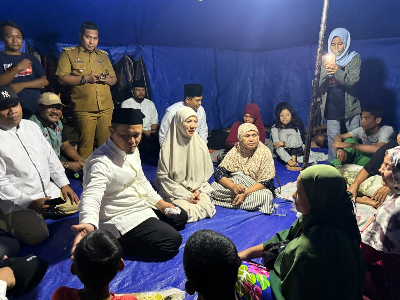 Wali Kota Pekanbaru Tinjau Pengungsi Banjir di Rumbai, Pastikan Bantuan Tercukupi