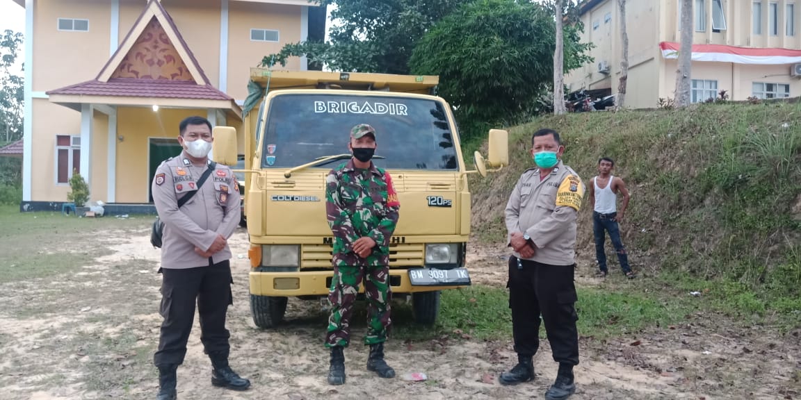 Polsek Bunut Kawal Logistik dari PPK Bunut Menuju KPU Pelalawan