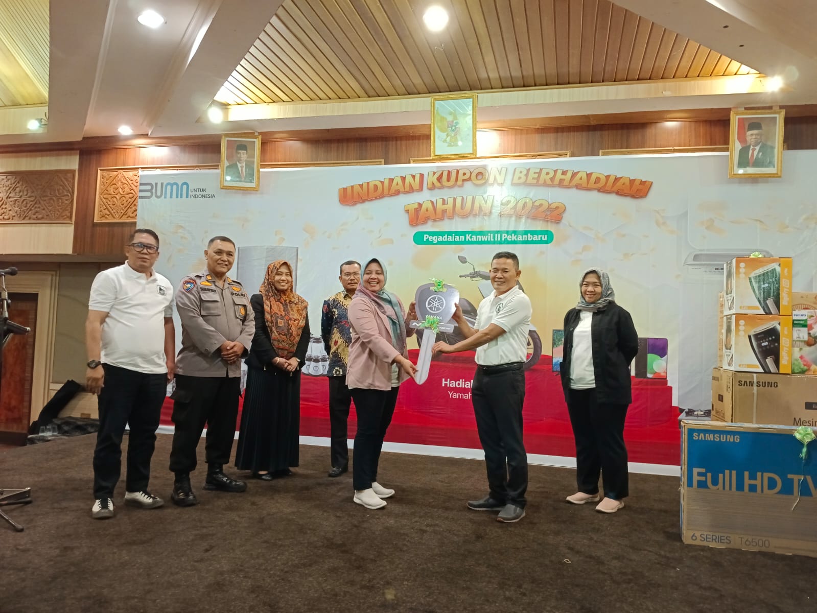 Sastrawati, Nasabah UPS Tanah Merah Meraih Hadiah Utama