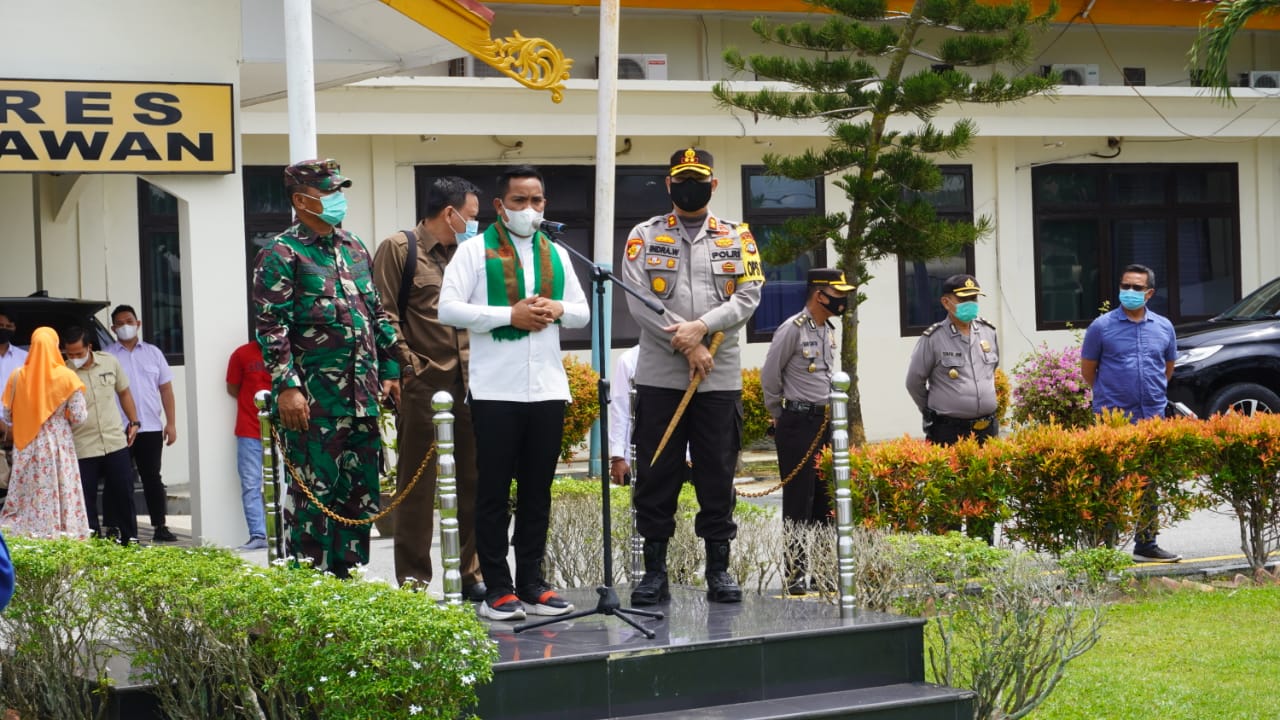 Polres Pelalawan Gelar Sidang di Tempat Penegakan Hukum Prokes, Puluhan Warga Terjaring