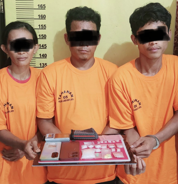 Pasangan Suami Istri Jadi Bandar Narkoba, Diringkus Polisi