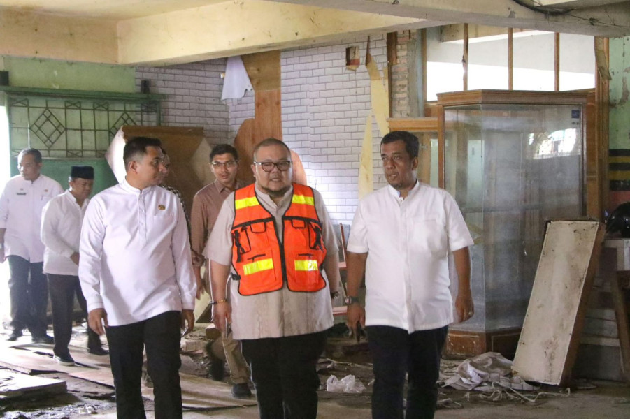 Pj Walikota Pekanbaru: Renovasi Pasar Bawah Selesai November 2025
