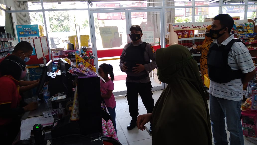 Polsek Ukui Imbau Pelaku Usaha Perketat Prokes Kepada Pelanggan