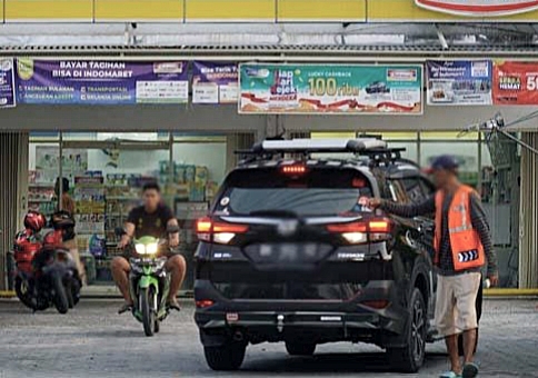 Wali Kota Pekanbaru Akan Gratiskan Parkir di Minimarket dan Retail Modern