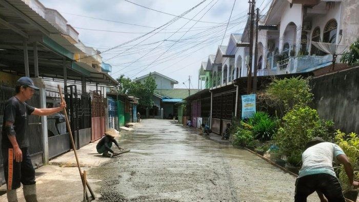 Semenisasi Jalan Rusak di Kampung Baru, Dinas Perkim Pekanbaru Diapresiasi Warga