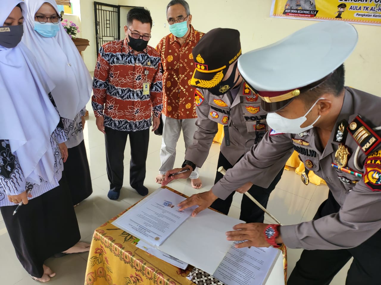 MoU Dikmas Lantas, Kapolres Pelalawan Ingatkan Pentingnya Tertib Berlalu-lintas