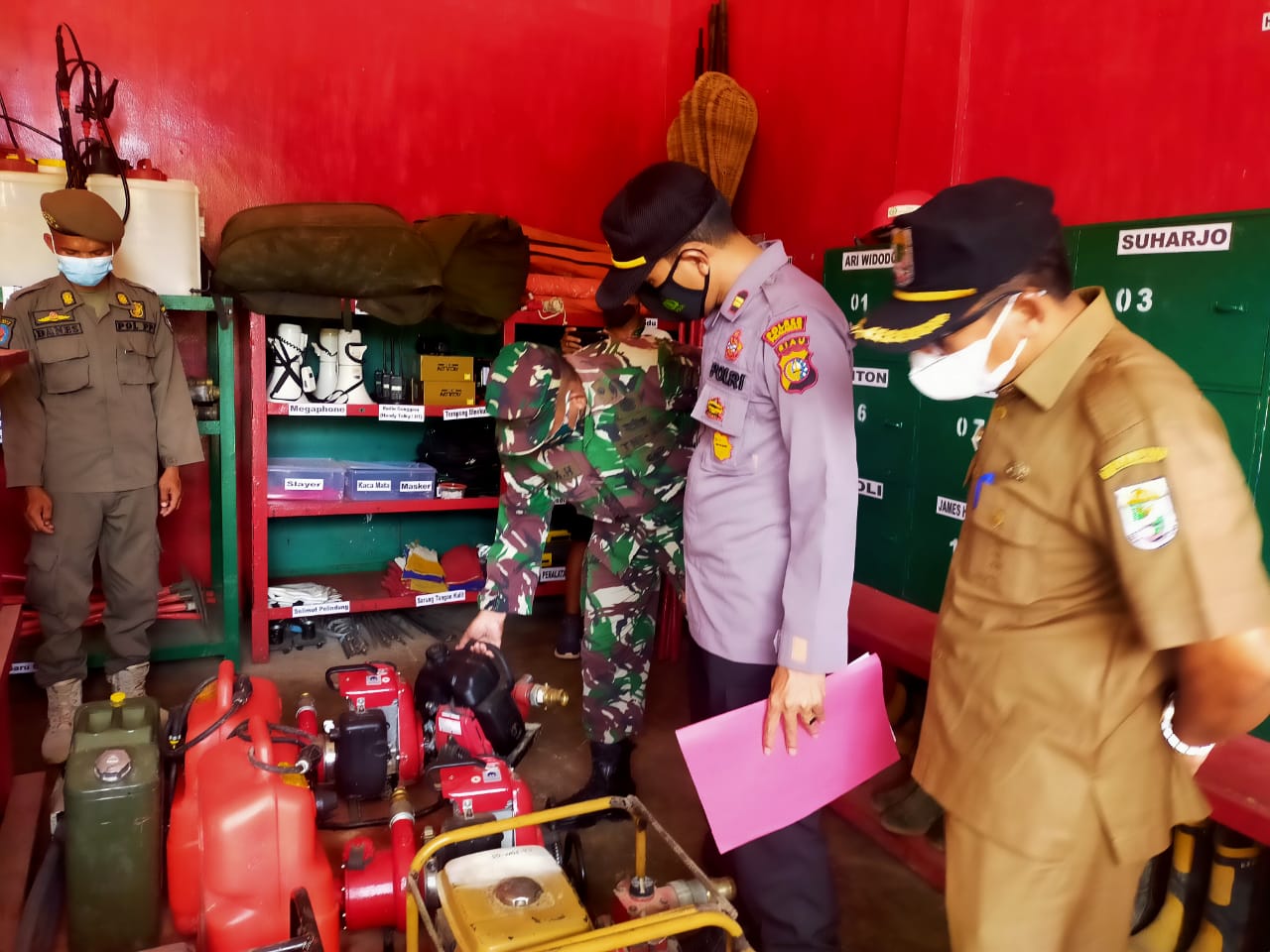 Plh Kapolsek Pangkalan Lesung dan PT Musimmas Cek Peralatan dan Personel Pemadam Karhutla