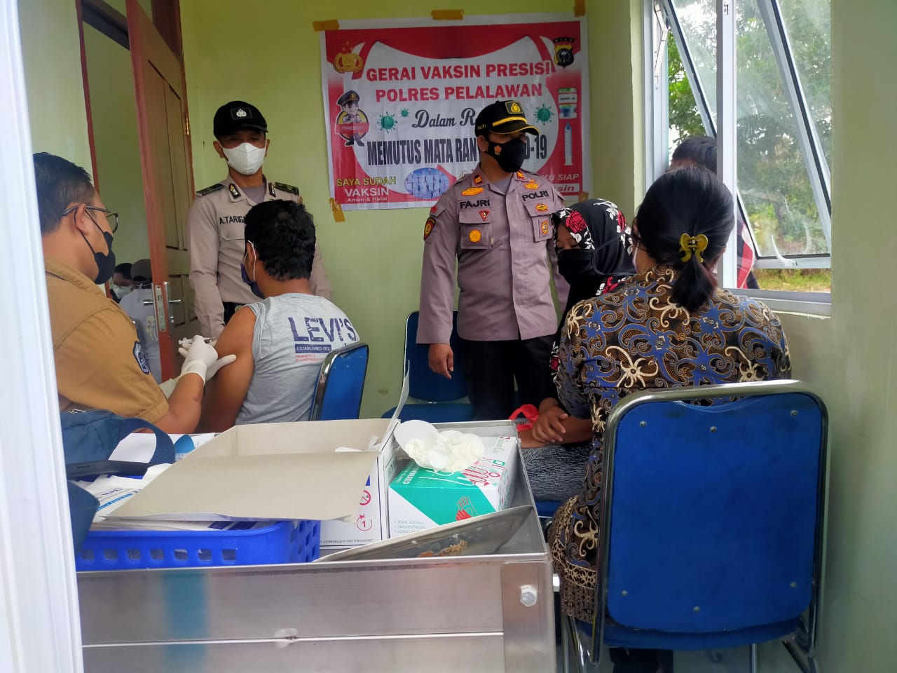 Gelar Vaksinasi Massal, Polsek Kerumutan Buka Gerai Presisi