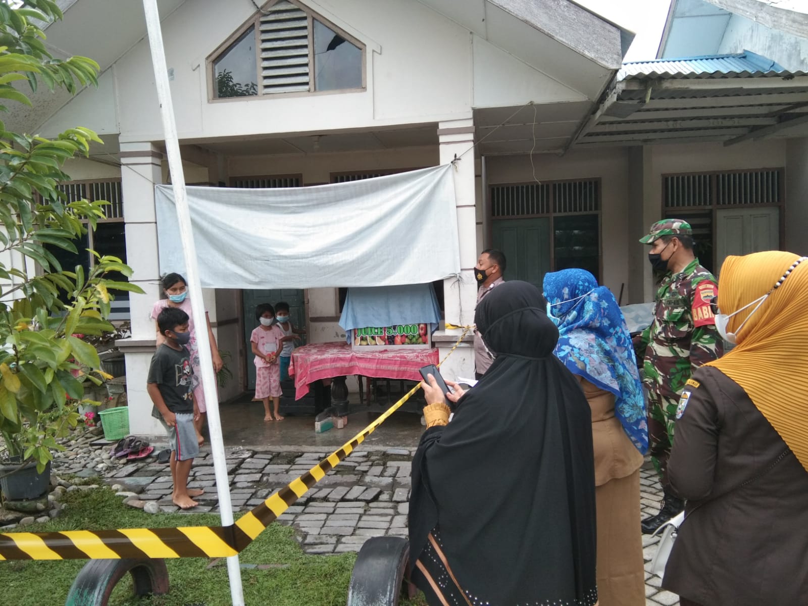 Polsek Bandar Sei Kijang Dirikan Posko PPKM dan Pemasangan Sticker Isoman