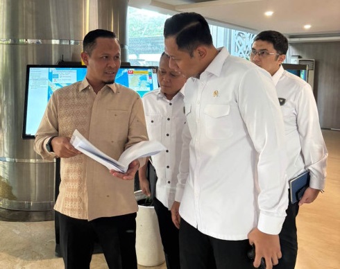 Paparkan Sejumlah Pembangunan di Pekanbaru, Agung Nugroho Temui AHY di Jakarta