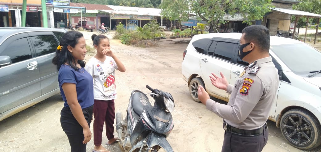 Polsek Langgam Laksanakan Patroli C3 dan Sosialisasi Antisipasi Penyebaran Covid-19 di Desa Segati