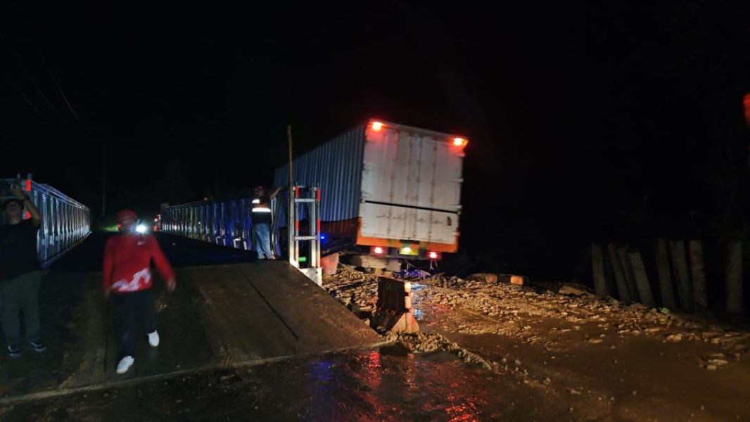 Jalan Lintas Riau-Sumbar Longsor Lagi, Sistem Buka Tutup Kembali Dilakukan