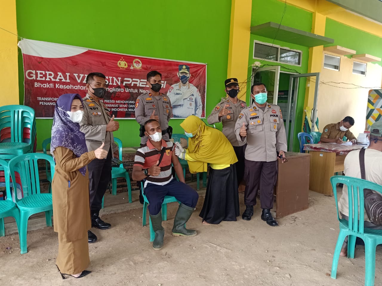 Polsek Pangkalan Lesung Kawal Vaksinasi di Wilkum