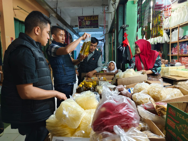 Polresta Pekanbaru Sidak Minyak Goreng di Pasar Rumbai, Tidak Ditemukan Penyimpangan