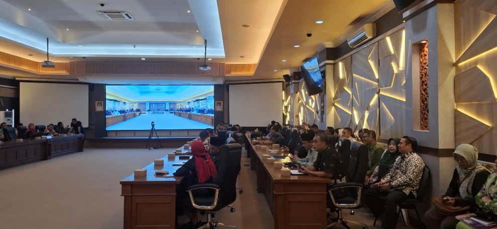 Hadiri Asistensi Tindak Lanjut SE Mendagri Terkait APBD 2025, Kepala BPKAD Pekanbaru Dampingi Pj Sekda